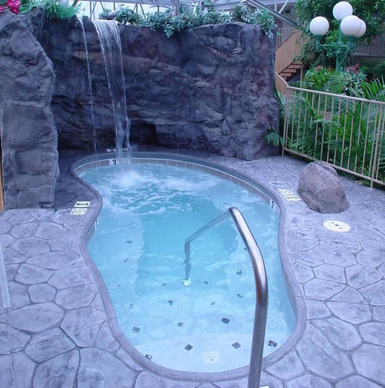 Howard Johnson Florence/ Cincinnati Area Εξωτερικό φωτογραφία